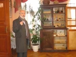 ноябрь 2015 - экскурсию проводит В.К.Штибен - инициатор создания выставки